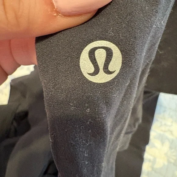 Lululemon Black Crop Pants - Picture 3 of 4